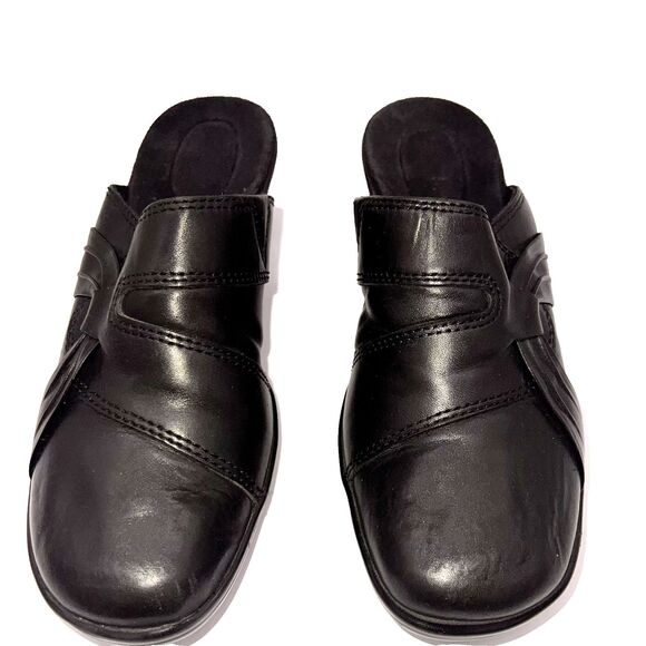 Clarks Black Leather Clogs Womens Size 8 Slip On Heels Mules - Picture 2 of 6